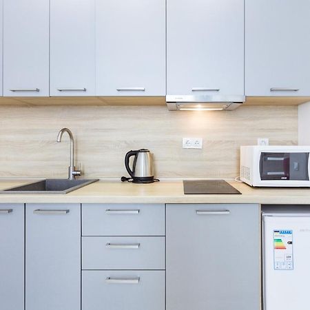 Nyvky Like Home - Studio - Apt 21 Kiev Esterno foto