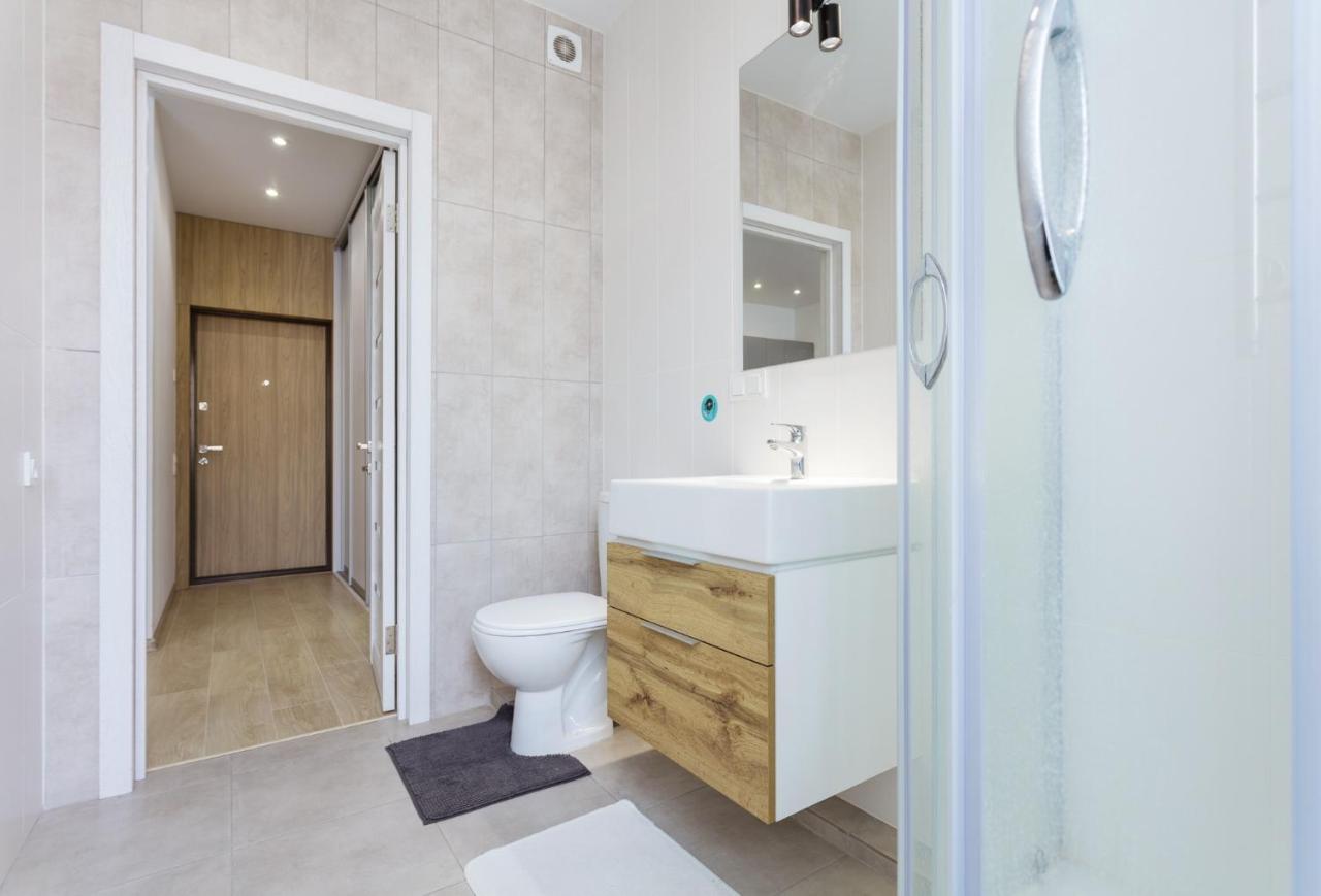 Nyvky Like Home - Studio - Apt 21 Kiev Esterno foto